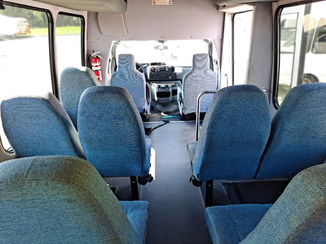 2016 Ford Starcraft Starquest Shuttle Bus - Image 5