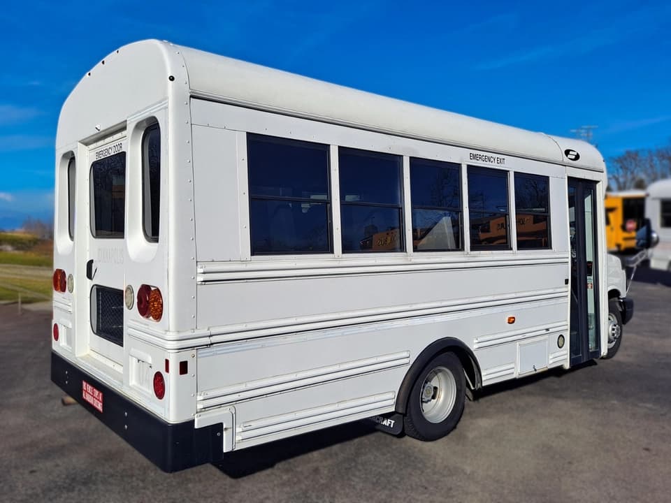 2016 Chevrolet Starcraft Prodigy MFSAB Activity Bus - Image 2