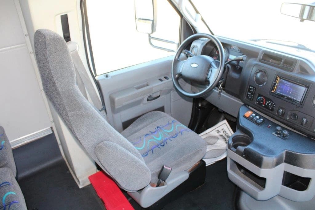 2016 Ford Champion Challenger Shuttle Bus - Image 8