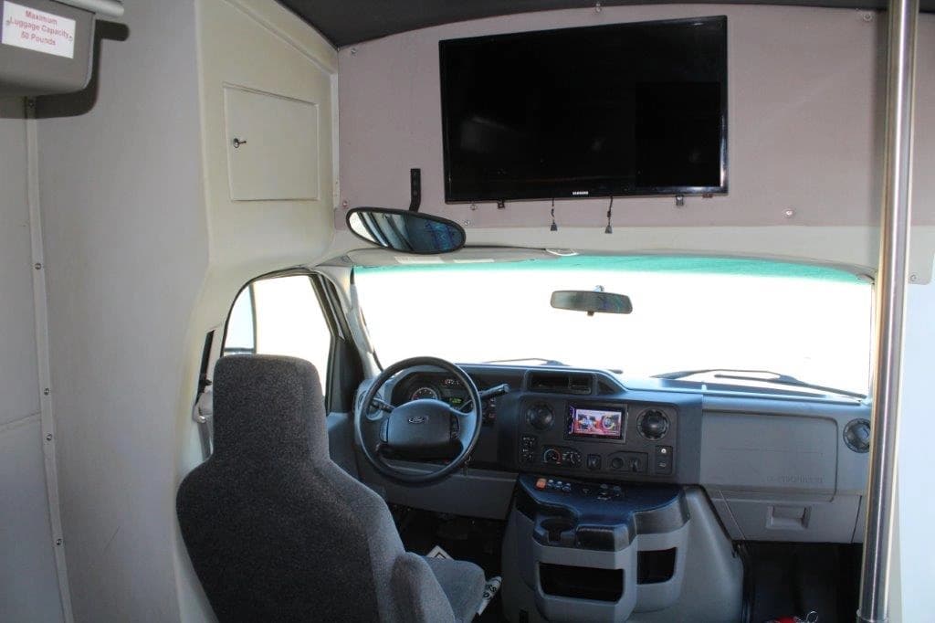 2016 Ford Champion Challenger Shuttle Bus - Image 9
