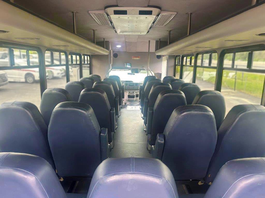 2015 Ford Starcraft Allstar Shuttle Bus - Image 6
