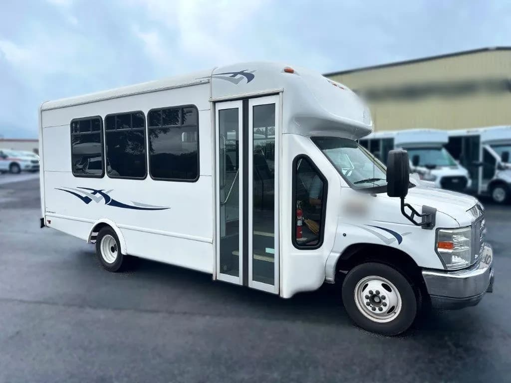 2014 Starcraft Allstar Shuttle Bus - Image 1