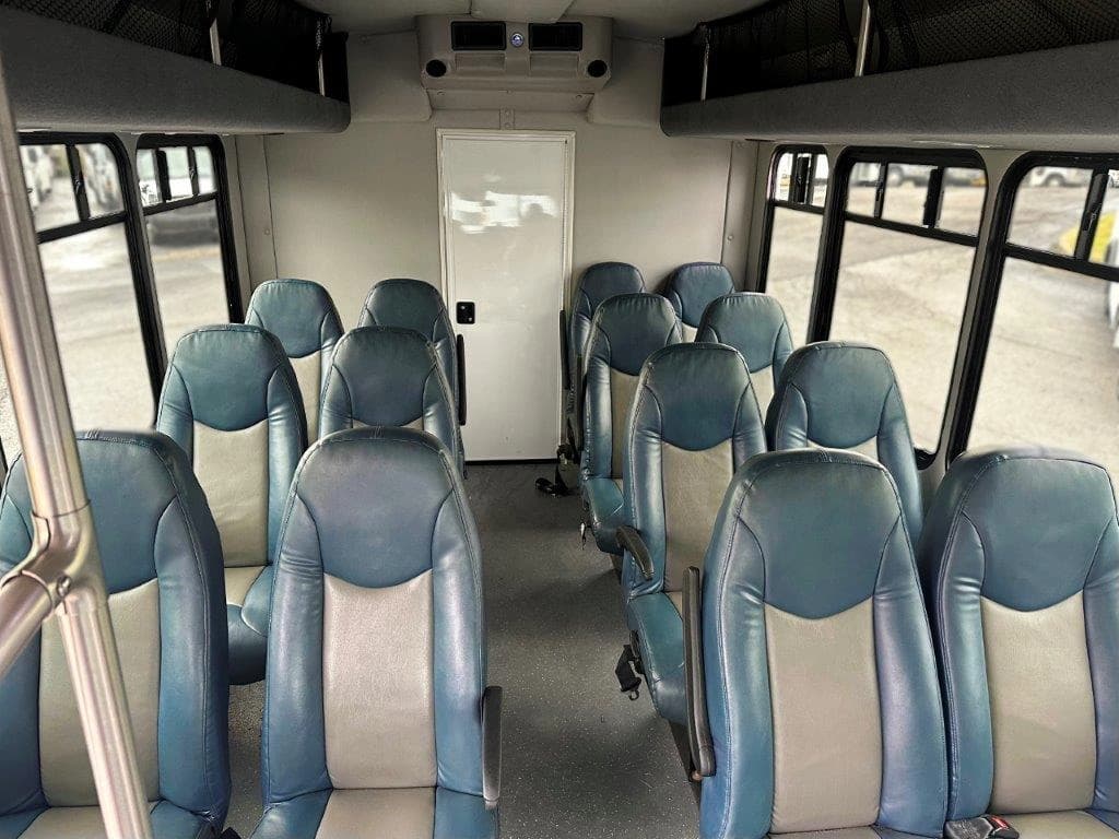 2014 Starcraft Allstar Shuttle Bus - Image 4