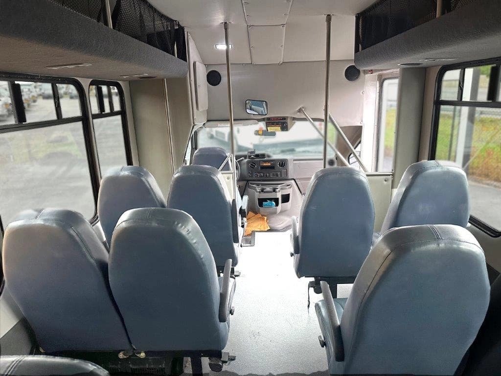 2014 Starcraft Allstar Shuttle Bus - Image 5