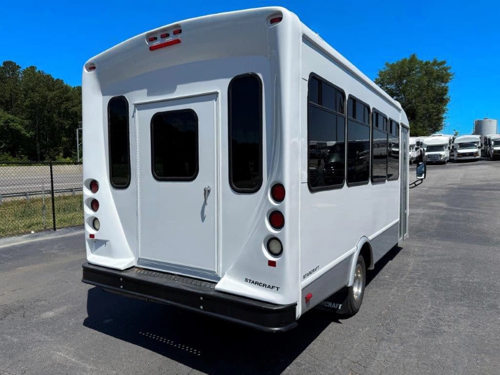 2014 Chevrolet 3500 Starcraft Allstar Shuttle Bus - Image 3