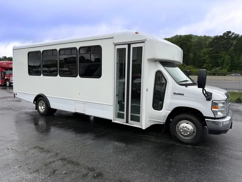 2014 Goshen GCII Shuttle Bus - Image 1