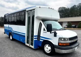2013 Chevrolet Defender bus