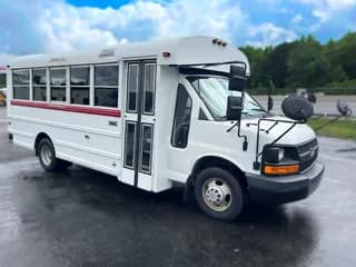 2010 Chevrolet Thomas bus