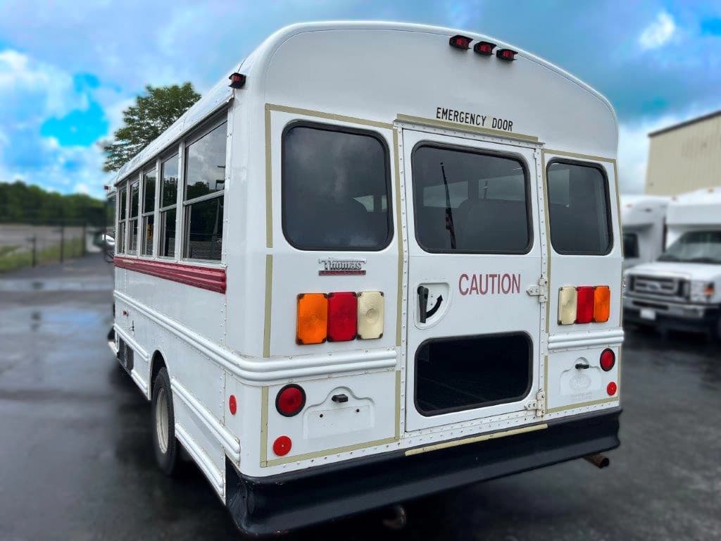 2010 Chevrolet Thomas MFSAB Activity Bus - Image 3