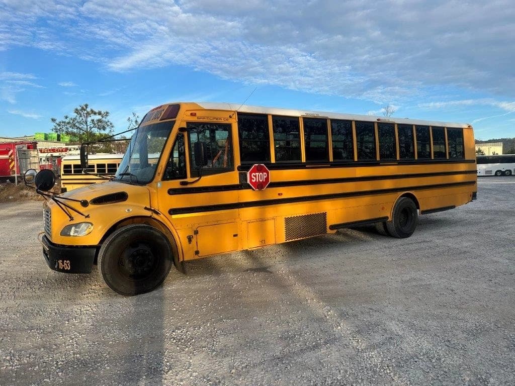 2009 Thomas C2 School Bus - Image 2