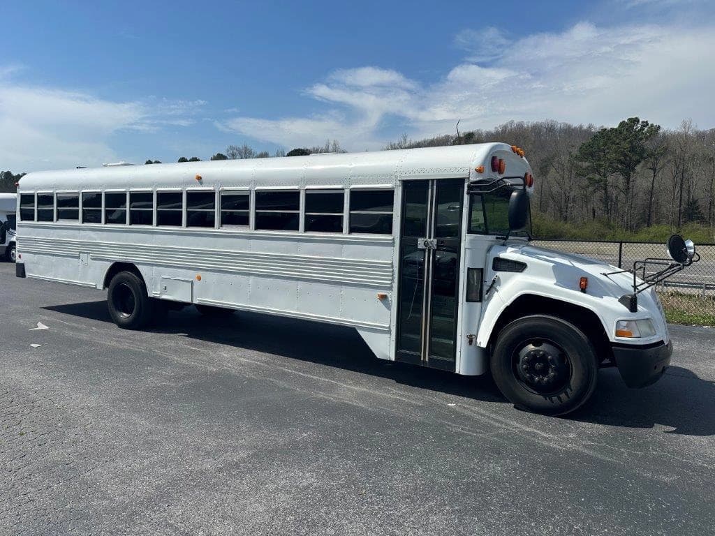2009 Blue Bird Vision MFSAB Activity Bus - Image 1