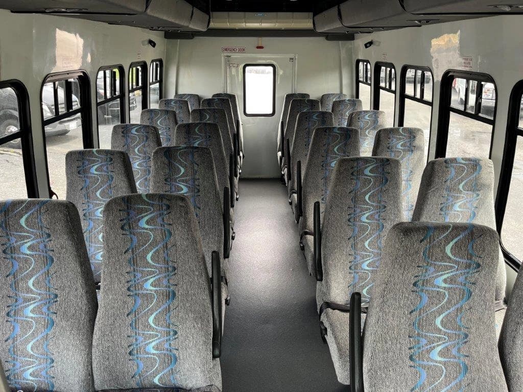 2008 StarTrans Senator Shuttle Bus - Image 4