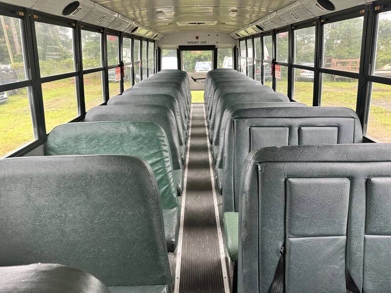 2010 Freightliner B2 Activity Bus - Image 10