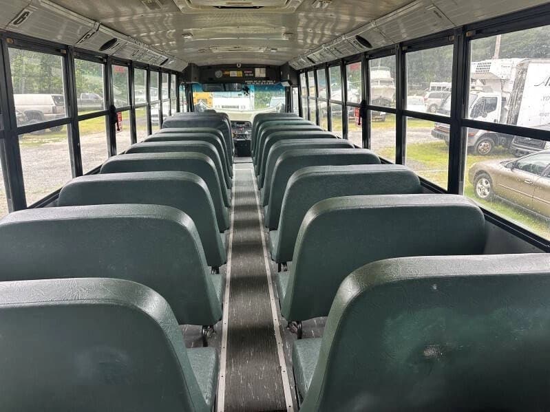 2010 Freightliner B2 Activity Bus - Image 11