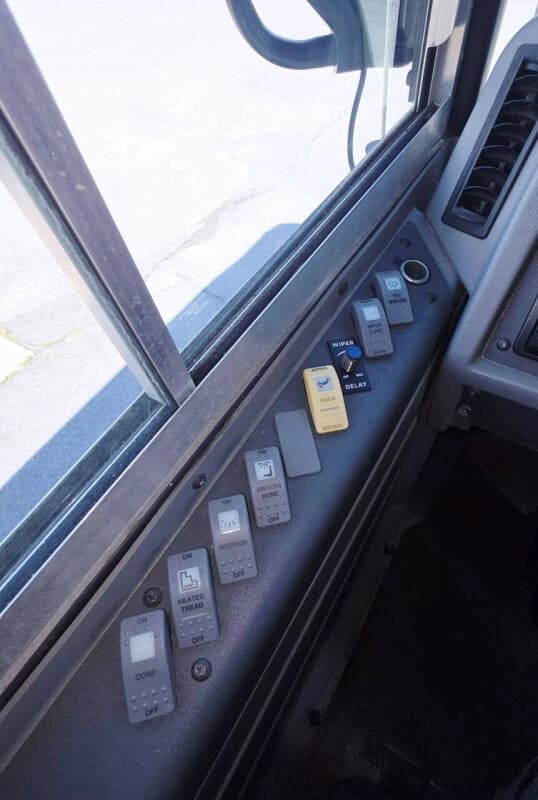 2013 Thomas Built Transit-Liner EF Activity Bus - Image 10