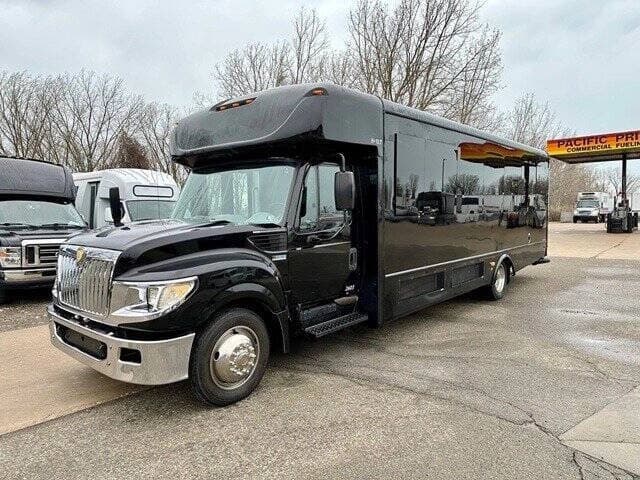 2014 IC AC Limo Bus - Image 3