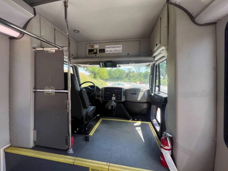 2015 IC HC Shuttle Bus - Image 16
