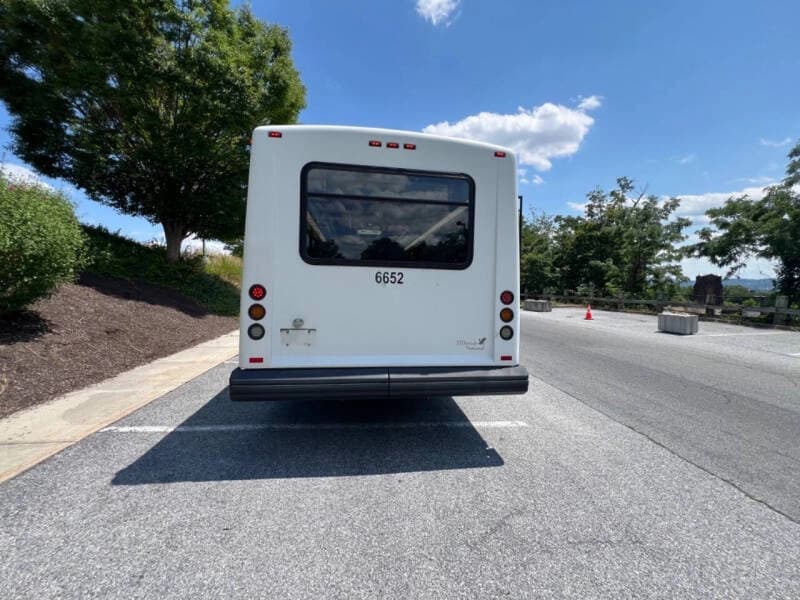 2015 IC HC Shuttle Bus - Image 7