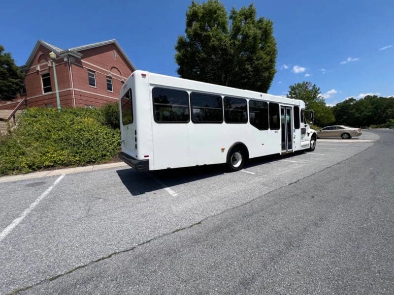 2015 IC HC Shuttle Bus - Image 5
