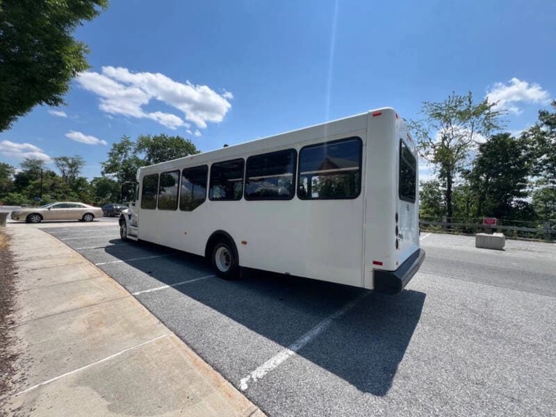 2015 IC HC Shuttle Bus - Image 4