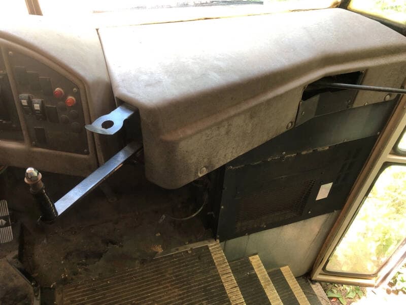 2001 International 3000IC School Bus - Image 7