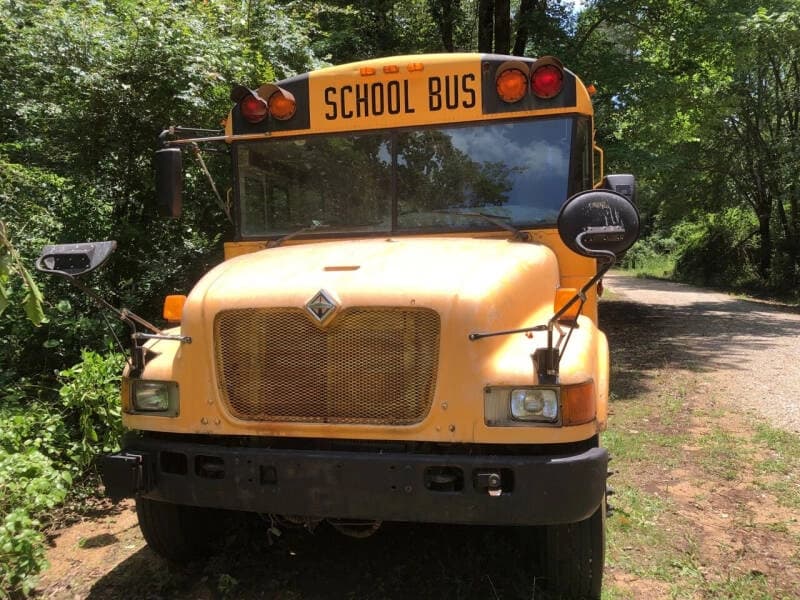 2001 International 3000IC School Bus - Image 2