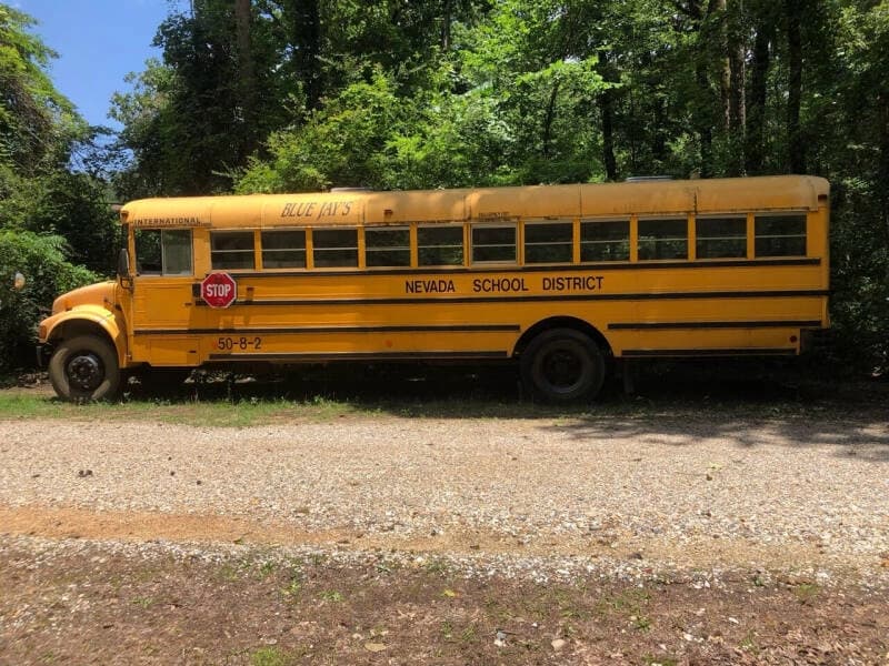2001 International 3000IC School Bus - Image 4