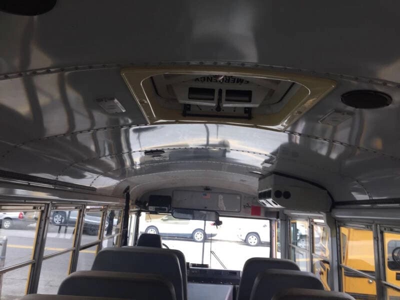 2000 Thomas Built Buses Saf-T-Liner EF School Bus - Image 4