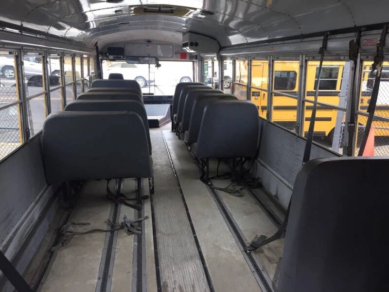 2000 Thomas Built Buses Saf-T-Liner EF School Bus - Image 11