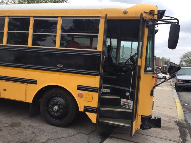 2000 Thomas Built Buses Saf-T-Liner EF School Bus - Image 14