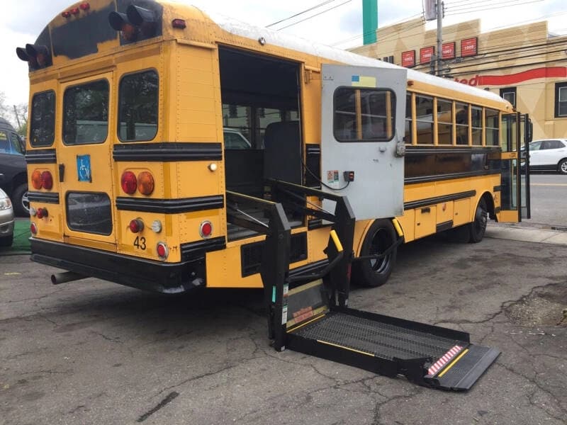 2000 Thomas Built Buses Saf-T-Liner EF School Bus - Image 2