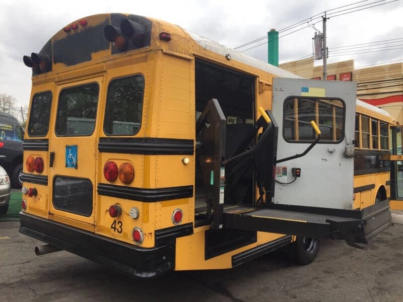2000 Thomas Built Buses Saf-T-Liner EF School Bus - Image 5