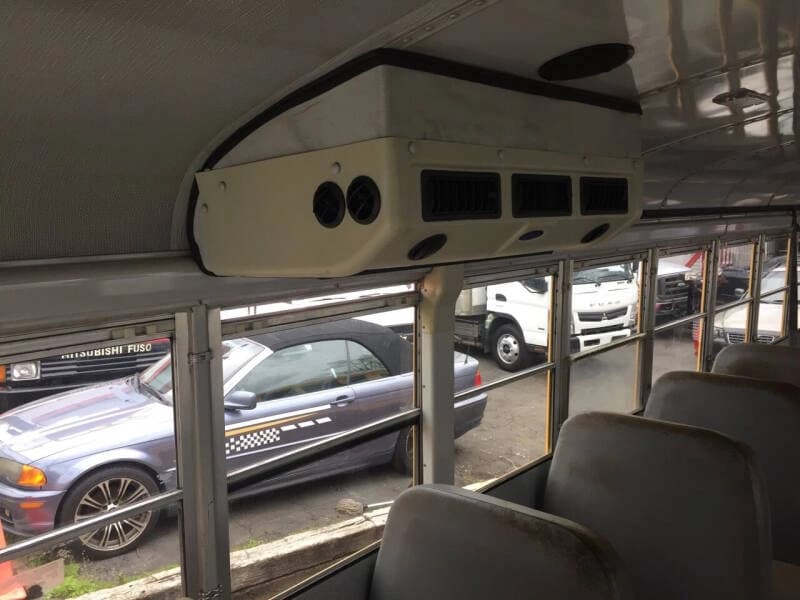 2000 Thomas Built Buses Saf-T-Liner EF School Bus - Image 10