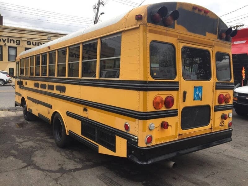2000 Thomas Built Saf-T-Liner EF School Bus - Image 12