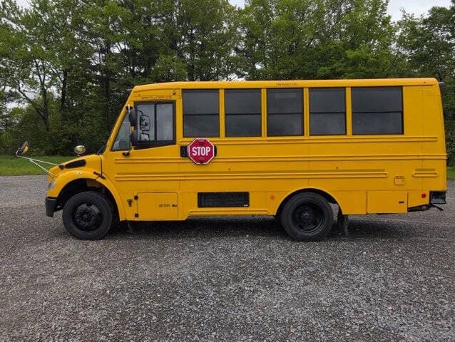 2019 Freightliner B2 School Bus - Image 2
