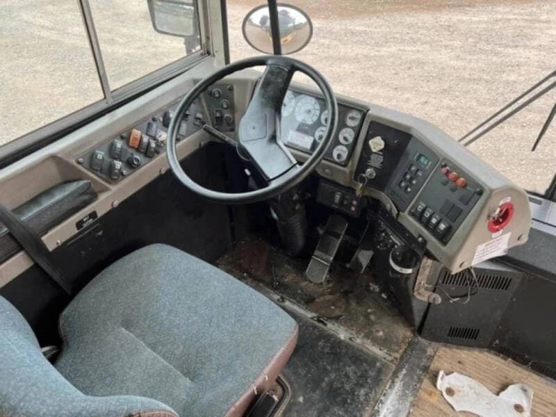 2009 IC RE Flat Nose School Bus - Image 3
