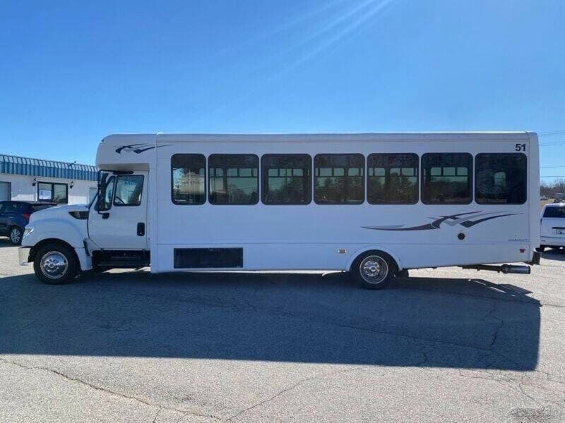 2014 IC AC Shuttle Bus - Image 4