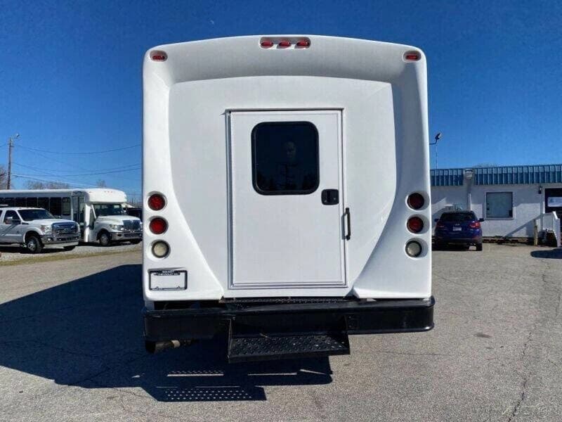 2014 IC AC Shuttle Bus - Image 7