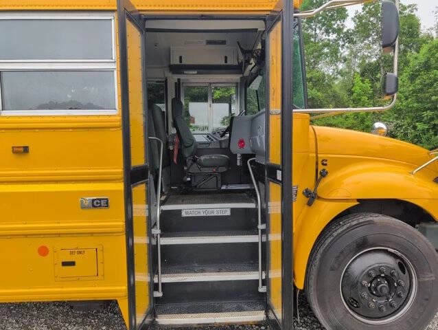 2018 IC CE School Bus - Image 3