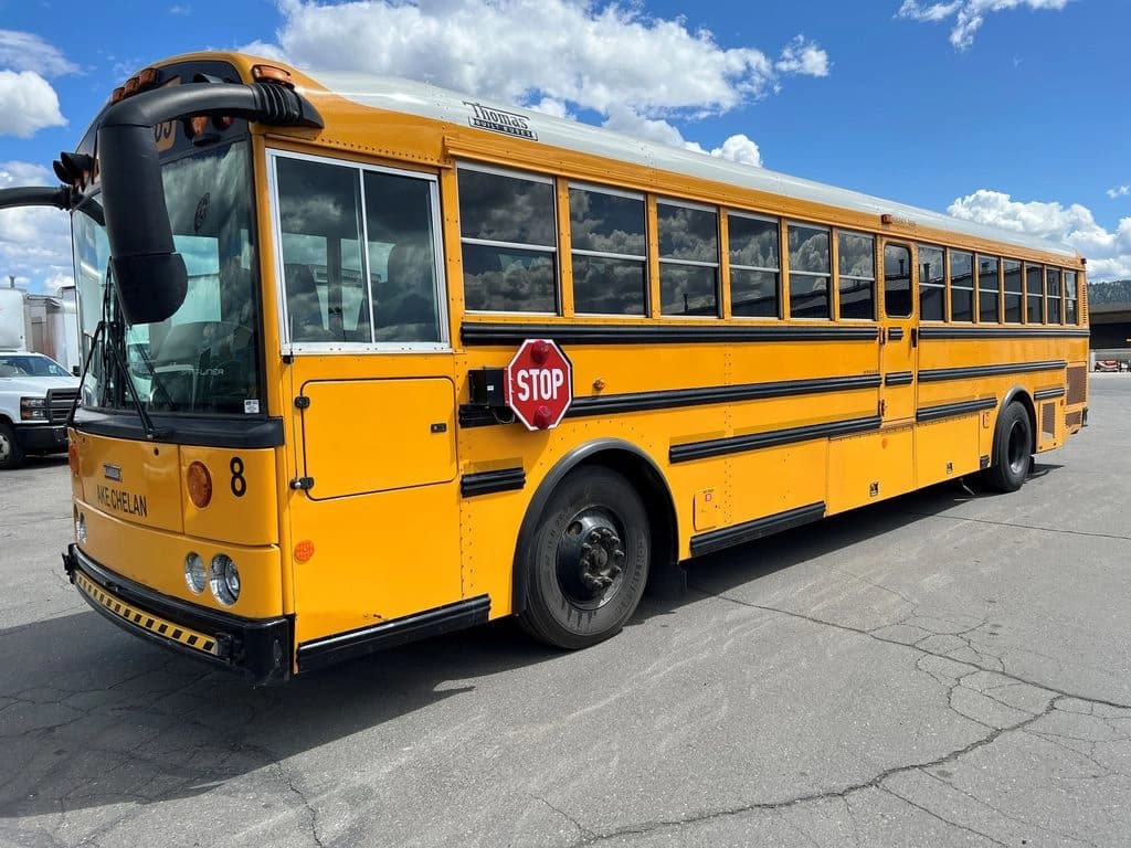 2009 Thomas Built Saf-T-Liner School Bus - Image 2