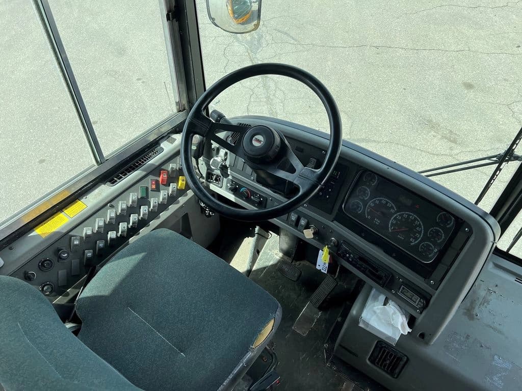 2009 Thomas Built Saf-T-Liner School Bus - Image 6