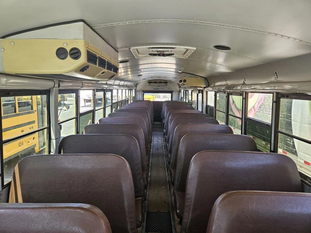 2007 Thomas Built Saf-T-Liner School Bus - Image 3