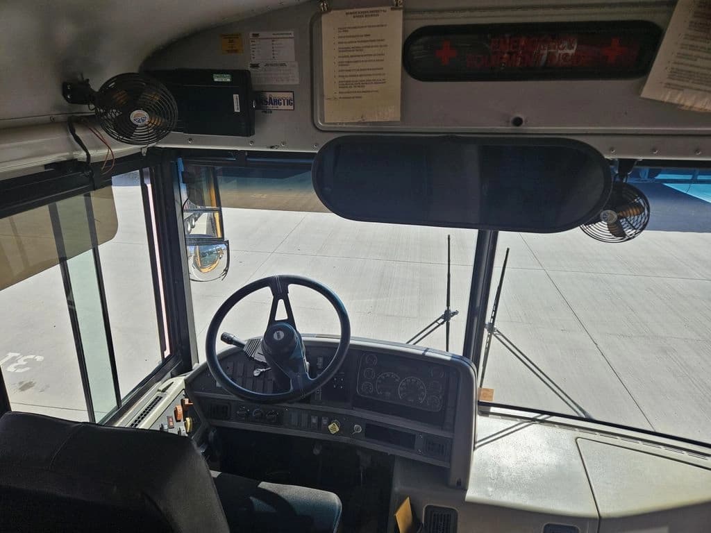 2007 Thomas Built Saf-T-Liner School Bus - Image 4