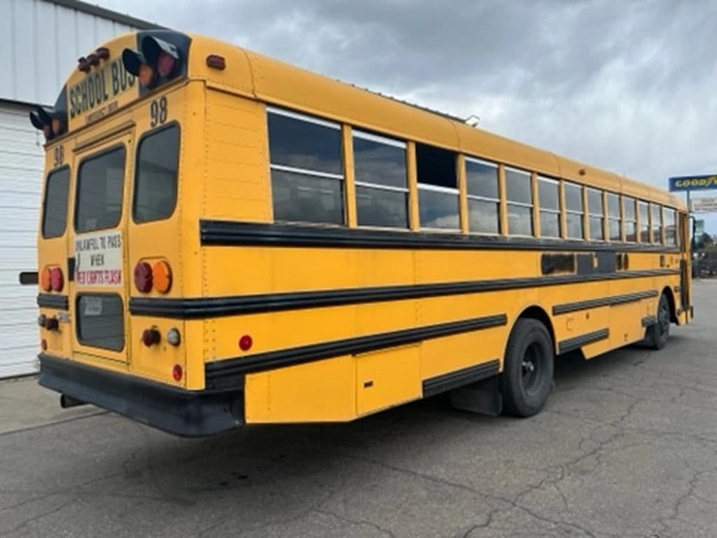2004 Thomas Built Saf-T-Liner MVP School Bus - Image 4