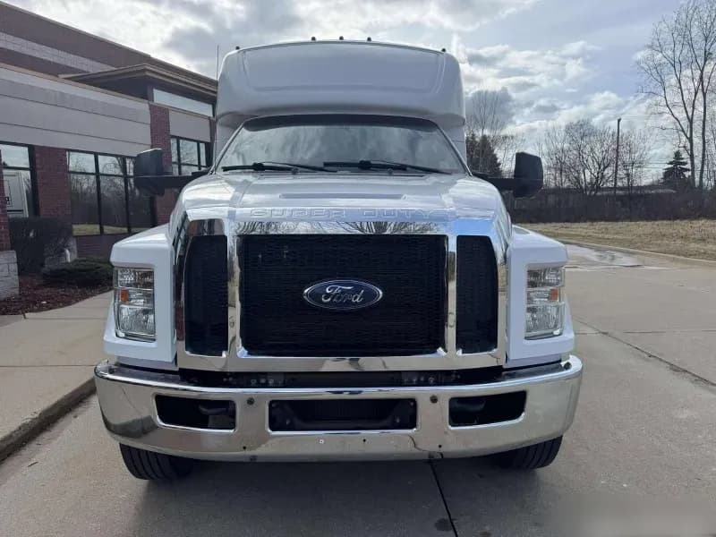 2016 Ford F-650 Limousine Bus - Image 6