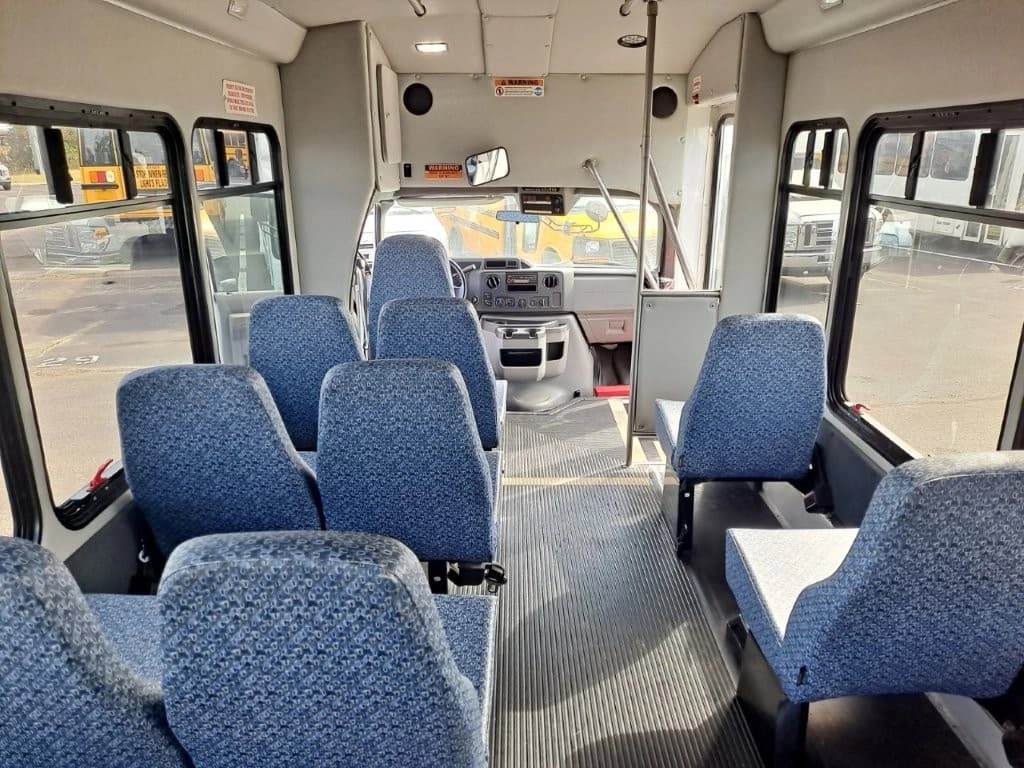 2018 Ford E350 Starcraft StarTrans Non-CDL Shuttle Bus - Image 5