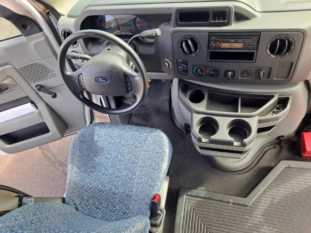 2018 Ford E350 Starcraft StarTrans Non-CDL Shuttle Bus - Image 6