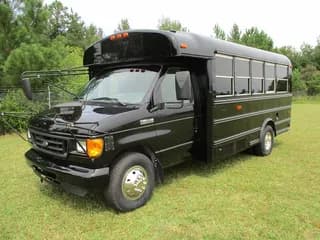 2006 Collins Ford E450 bus