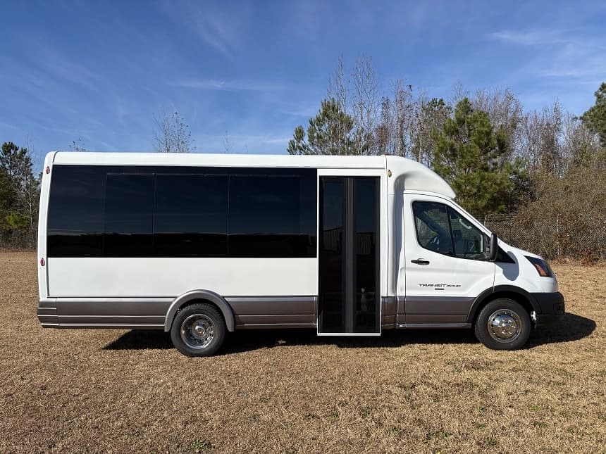 2025 Ventura Coach VT234 Cutaway - Image 2