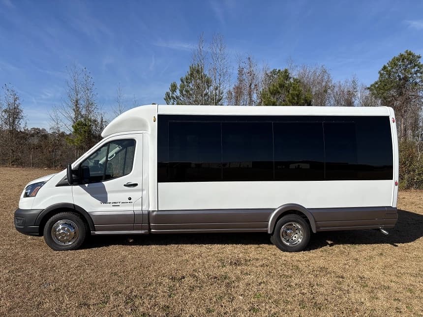 2025 Ventura Coach VT234 Cutaway - Image 3